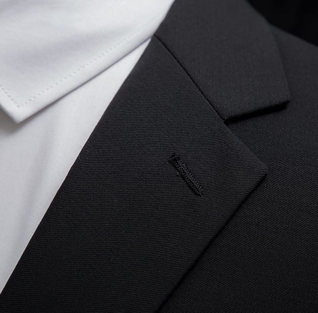 Men’s Black Two-Piece Suit – Classic & Timeless